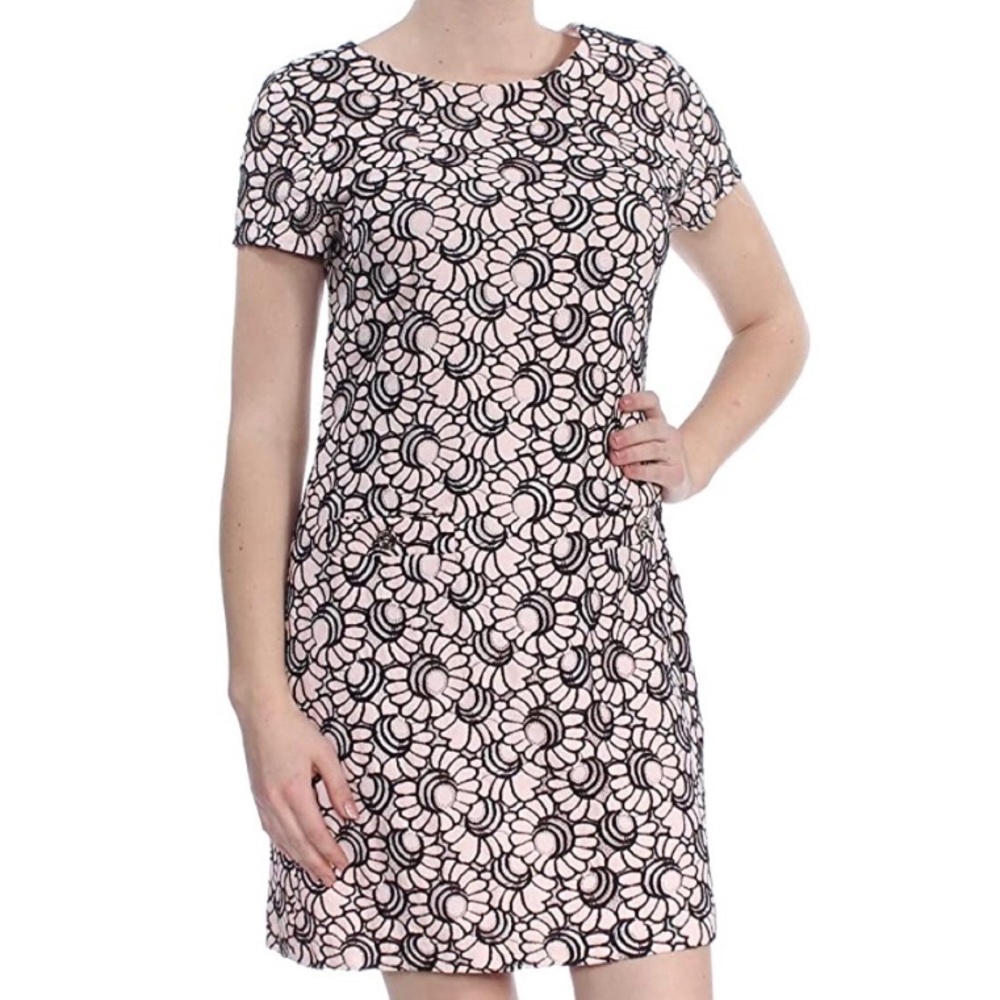 Tommy Hilfiger Pink & Black Floral Motif Lace Scoop Neck Cocktail Dress
Size: 8